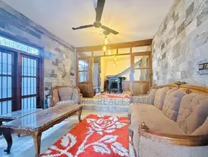 Luxuriously Built 3-Story House – Raggawatta, Kaduwela | SH15293