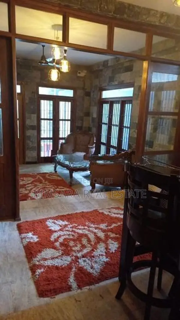 Luxuriously Built 3-Story House – Raggawatta, Kaduwela | SH15293