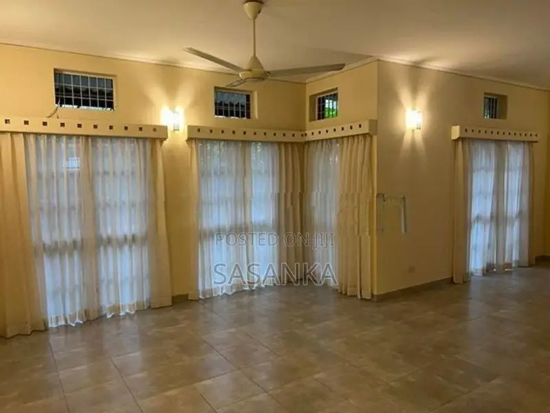 Nawala Senanayake Mawatha Luxury House For Rent