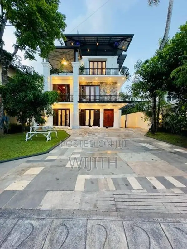 Super Luxury 3 Story House for Sale in Kottawa