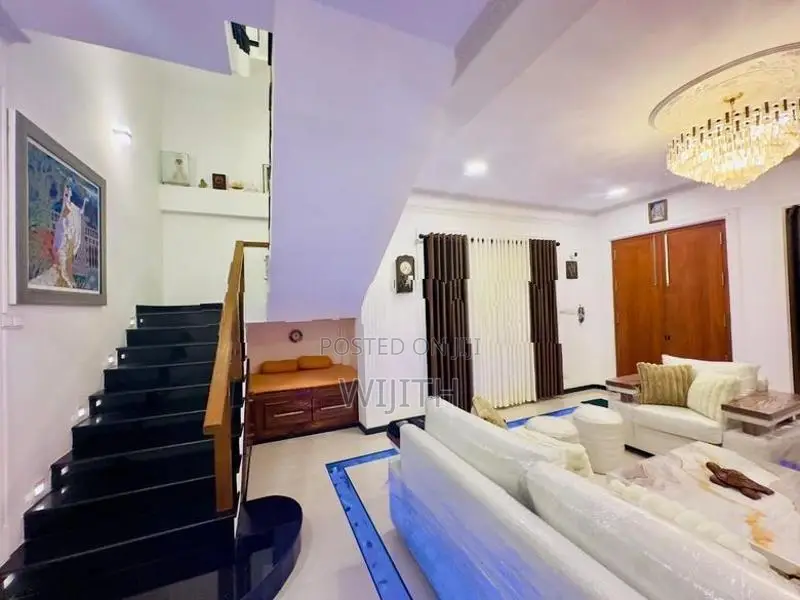 Super Luxury 3 Story House for Sale in Kottawa