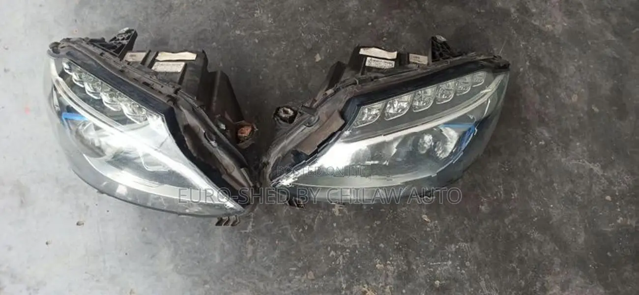 Mercedes Benz W205 Head Light