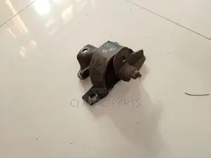 Nissan Wingroad Y11 Engine Mount