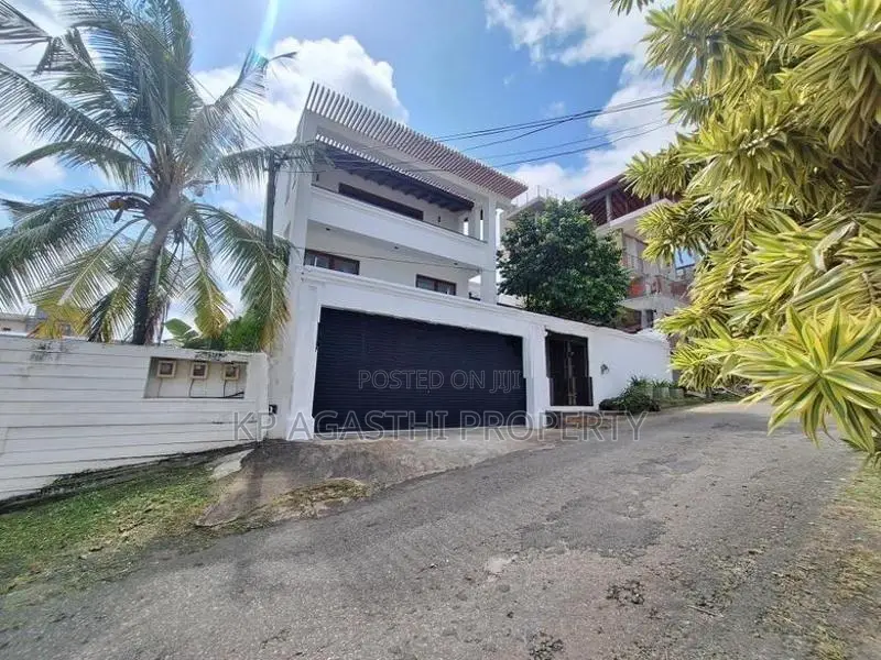 Beautiful modern house for sale in kotte