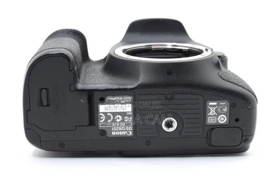Canon 7D DSLR Body with Lens