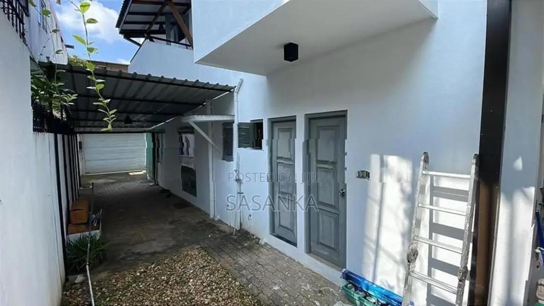 Kohuwala Prime Location Luxury House For Sale