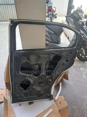 Vezel (2023) Rear Door panel
