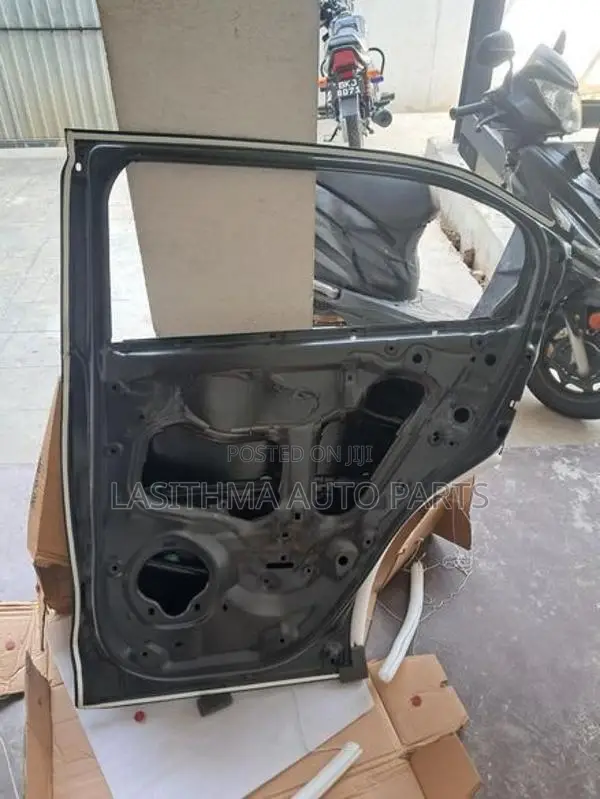 Vezel (2023) Rear Door panel