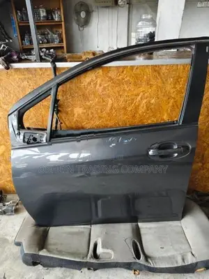 VITZ KSP130 FRONT DOOR PANEL