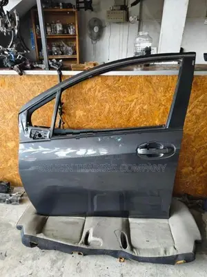 VITZ KSP130 FRONT DOOR PANEL
