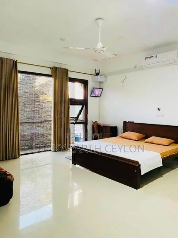 Piliyandala,2 Story, Fully Furnished House With Rooftop (MG1228)