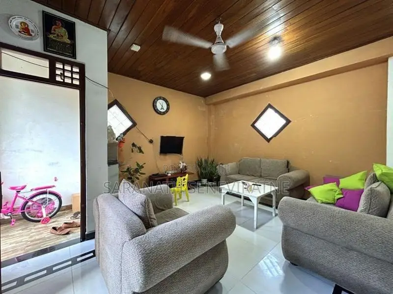 2 Houses For Sale in Same Property Piliyandala