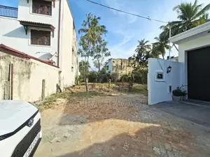 තලවතුගොඩ හෝකන්දර පාරේ පිහිටි ඉඩමක් විකිණීමට ඇත. (ID : THLW004S)