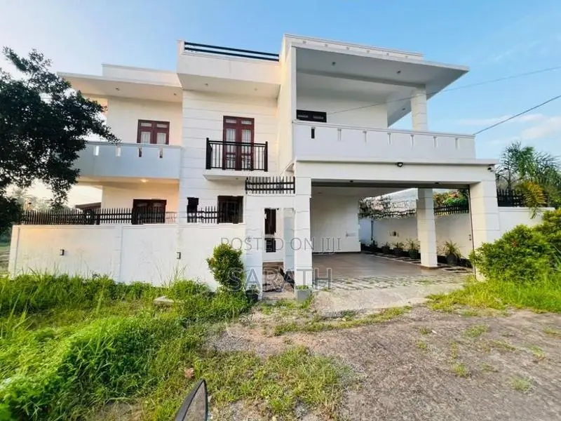 Luxury Brand New House sale Athurugiriya
