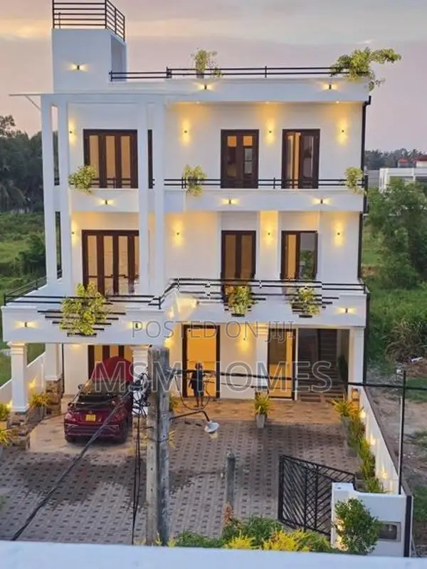 Luxury 8 Bed Rooms Brand New House for Sale Negombo
