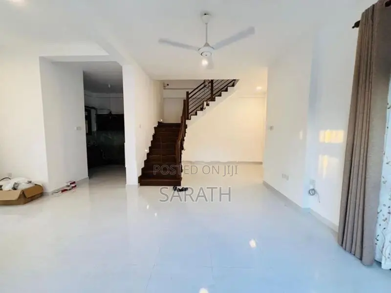 Luxury Brand New House sale Athurugiriya