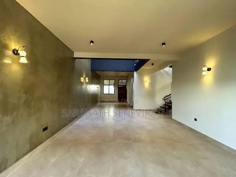 BrandNew Modern House Located in a Gated Community Piliyandala Madapat