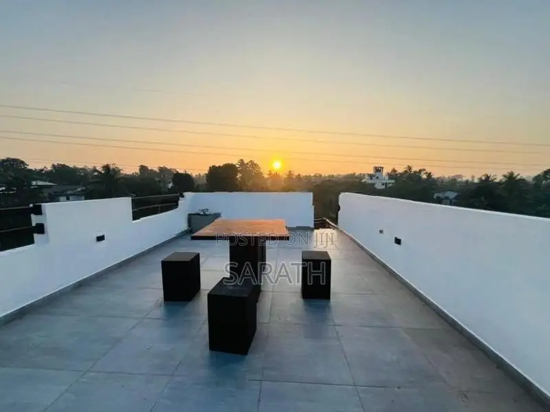 Luxury Brand New House sale Athurugiriya