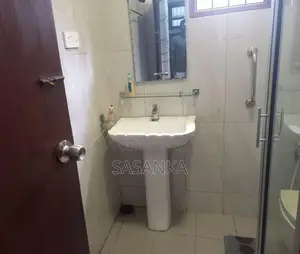Boralesgamuwa Abillawatta Road Three Storey House for Sale