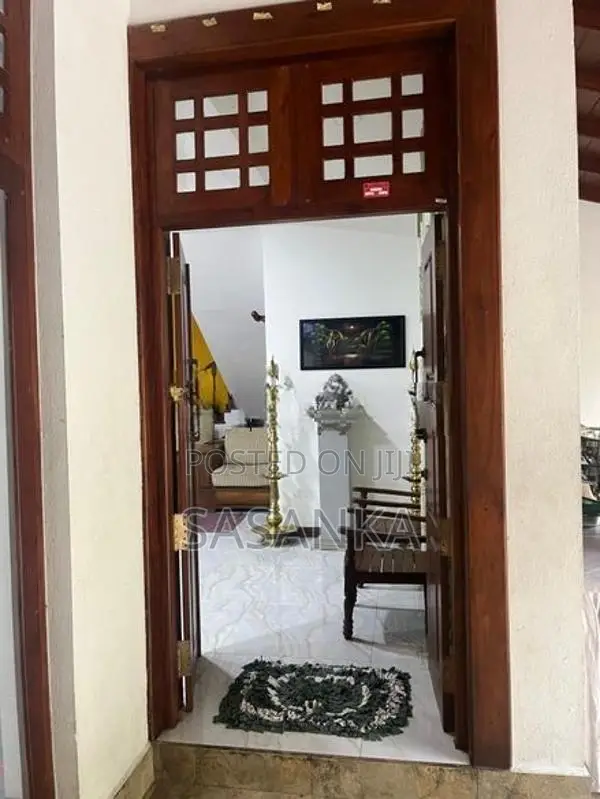 Boralesgamuwa Super Luxury House for Sale