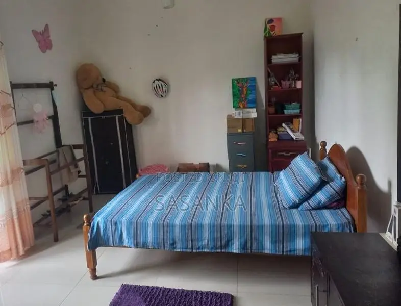 Boralesgamuwa Abillawatta Road Three Storey House for Sale