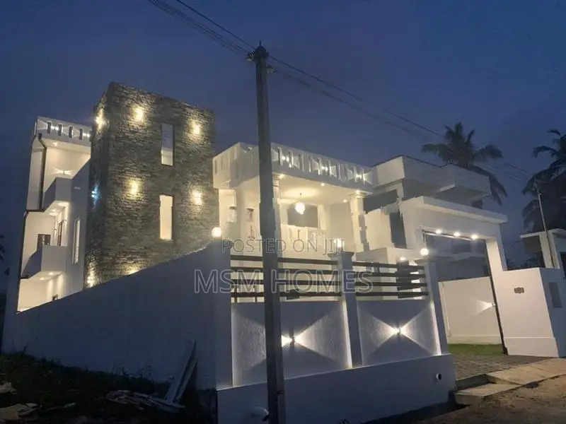 වැඩ අවසාන වී ඉගෙනගෙන අලුත් Box Modern නිවස විකිණිමට මීගමුව