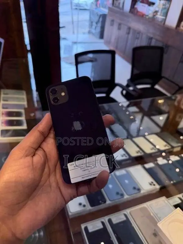 Apple iPhone 12 128GB (Used)