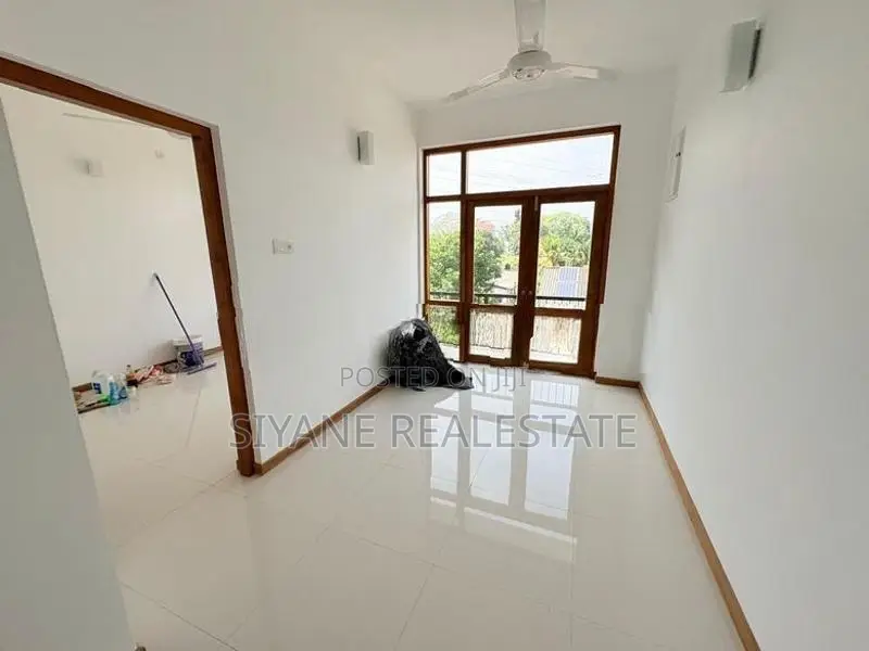 Brand New Luxury House For Sale in Pelawatha- Battaramulla