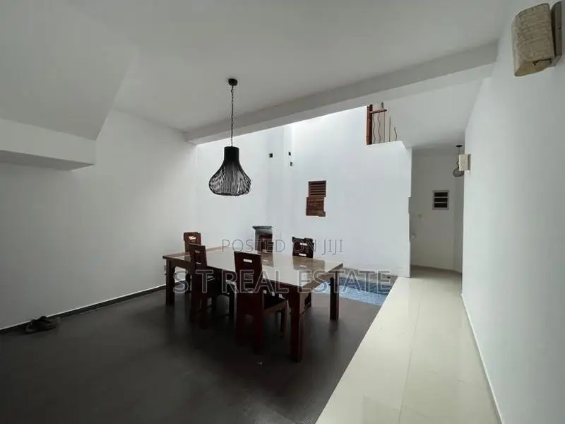 Almost Brand New Luxury 2 Story House For Sale In Battaramulla