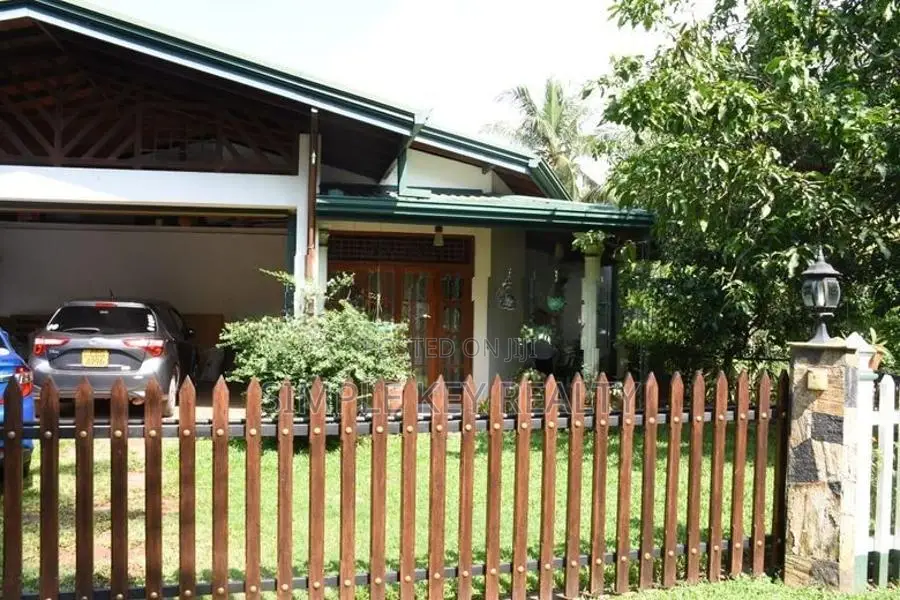Beutiful Two Store House for Sale in Kadawatha Ragama Road