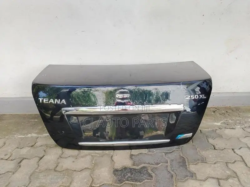 NISSAN TEANA J32 DICKY DOOR