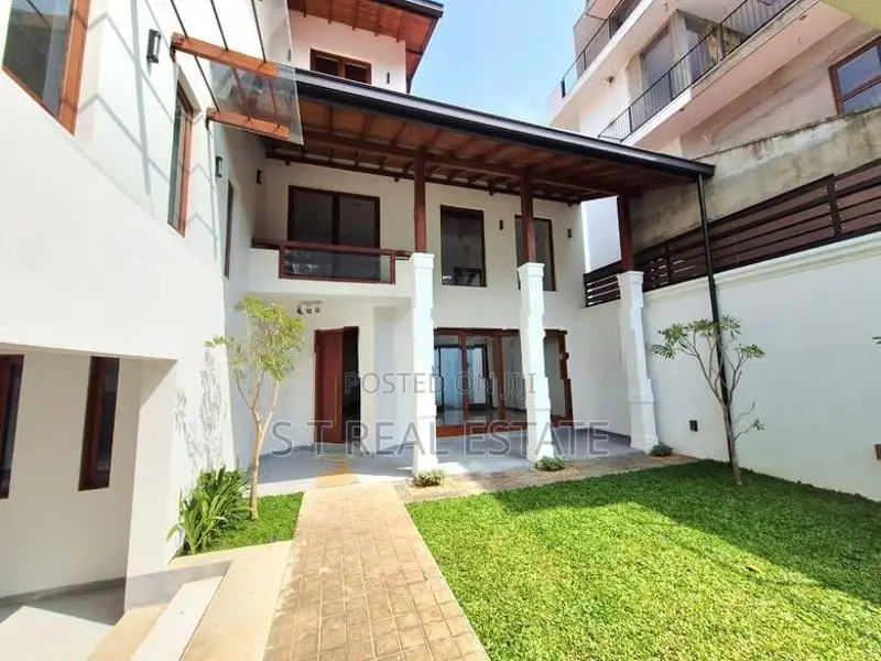 Elegant Designed Luxury 3 Storey House for Sale in Pita Kotte
