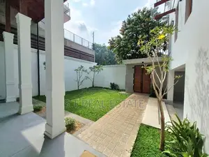 Elegant Designed Luxury 3 Storey House for Sale in Pita Kotte
