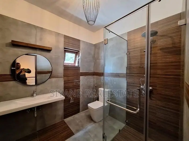 Luxury New House Sale in Thalawathugoda