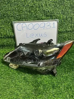 Toyota Lexus (2012) Head Light
