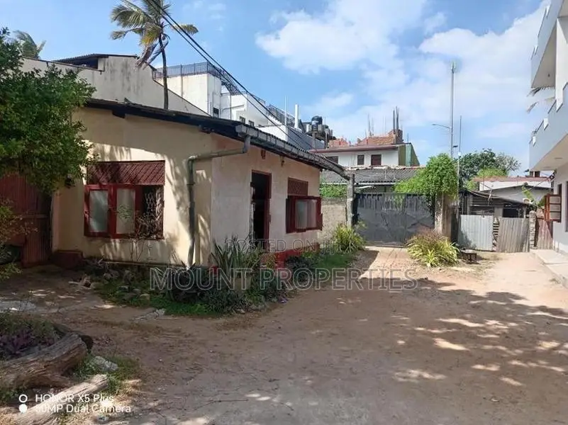 Land with House for Sale Ratmalana
