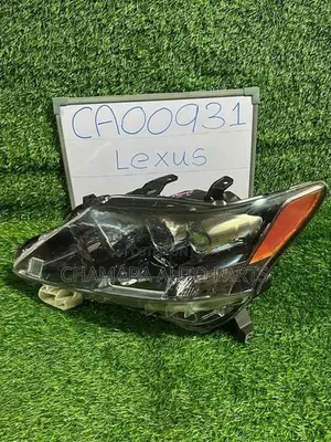 Toyota Lexus (2012) Head Light