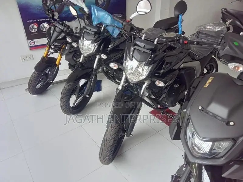 Yamaha MT 15 Black Metallic 2025