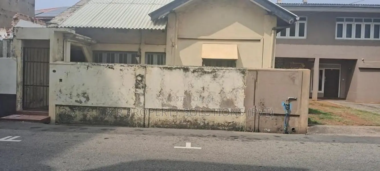 Land for sale in Bambalapitiya