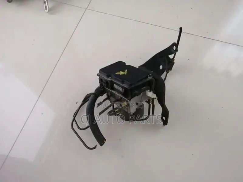 Nissan Wingroad Y11 Facelift ABs Unit