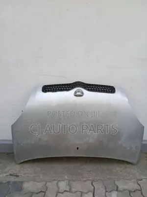 Toyota Vitz SCP10 Bonnet