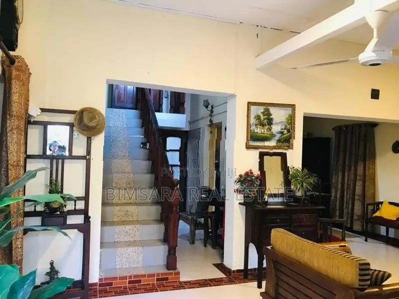 4-Bedroom Two-Story House in Nawala | SH15300
