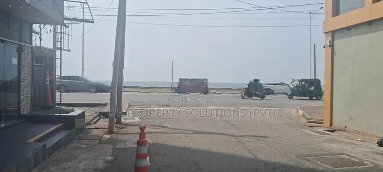 Land for sale in Bambalapitiya