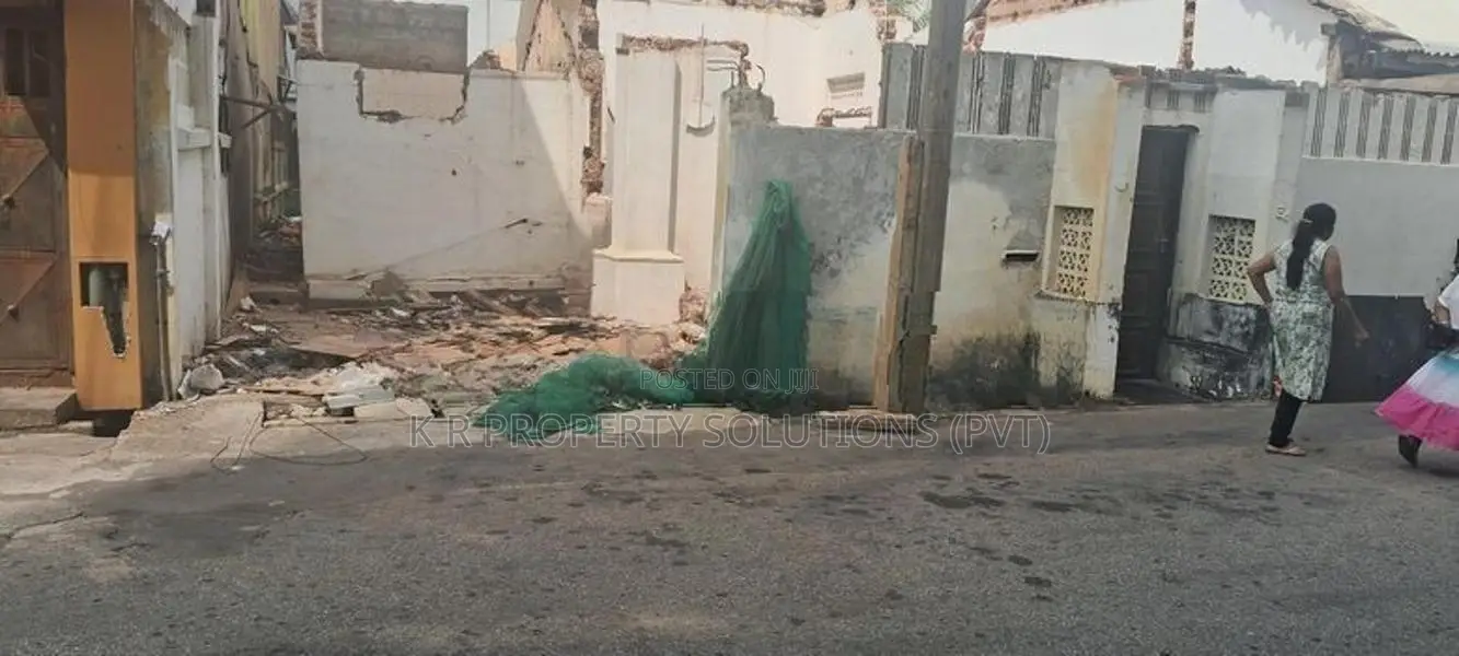 Land for sale in Bambalapitiya