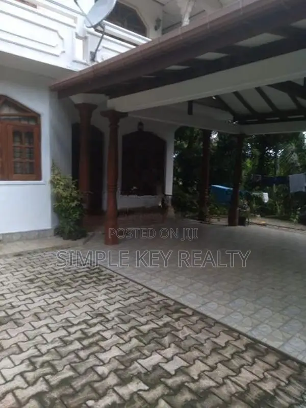 Two Story House for Sale in Gampaha Wathuregama Road Miriswatta