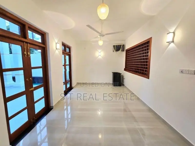 Elegent Designed Luxury 3 Story House For Sale In Boralesgamuwa