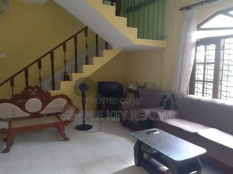 Two Story House for Sale in Gampaha Wathuregama Road Miriswatta