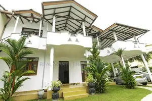 Pitakotte : 7BR (21.5P) House for Sale in Mirihana
