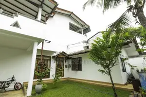 Pitakotte : 7BR (21.5P) House for Sale in Mirihana