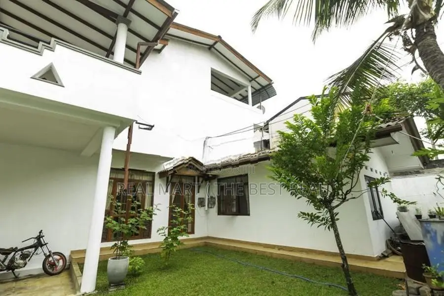 Pitakotte : 7BR (21.5P) House for Sale in Mirihana